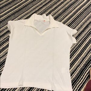 White Uniqlo t shirt